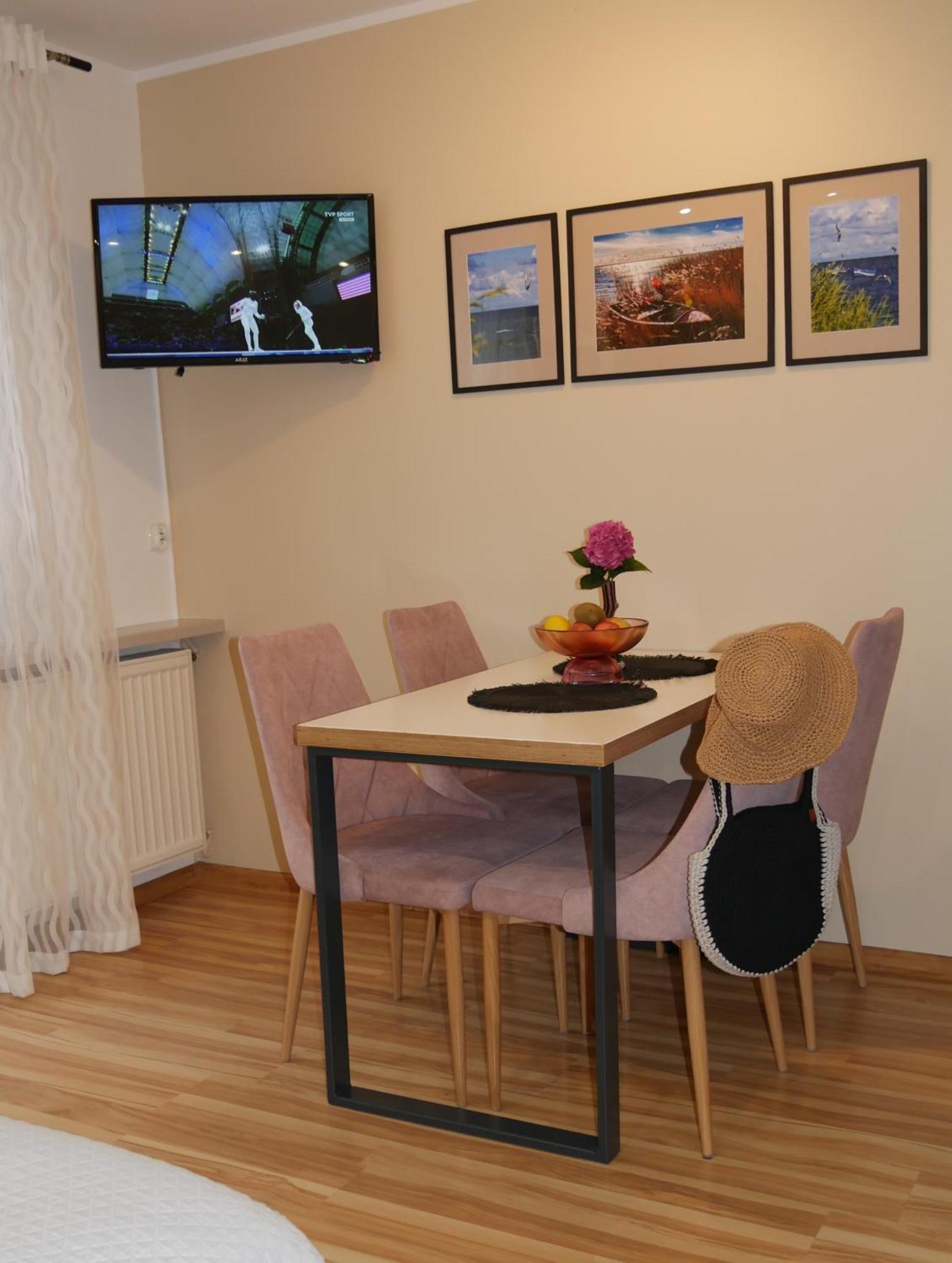 Apartamenty I Mieszkania Wakacyjne Халупи Екстер'єр фото